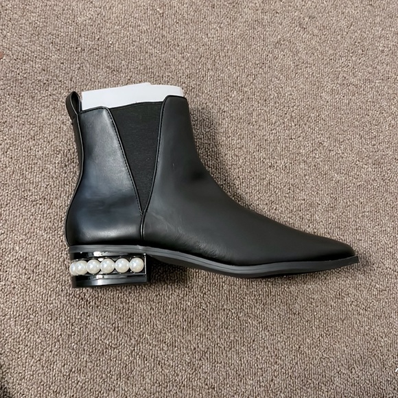 Zenovia Booties- Caviar/Pearl, 6.5 - Picture 4 of 4